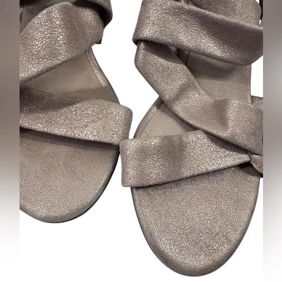 Eileen Fisher gold fabric strappy heel sandals 7 - Picture 4 of 7